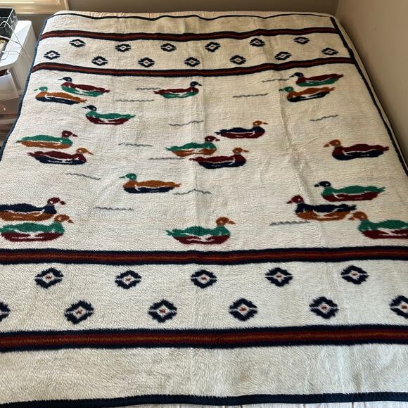 Cabin Blanket 60x80 Ducks Man Cave 100% Virgin Acrylic Pile 2 Sided Crown Crafts - Picture 1 of 12